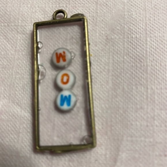 Mother’s Day key chain attachment UV Resin with air bubbles - Picture 2 of 2